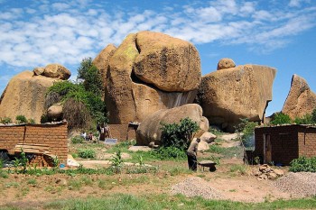 Zimbabwe hiking and trekking tours 
